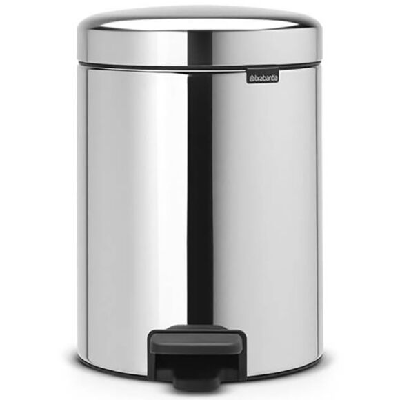 Mały stalowy kubeł na śmieci z przyciskiem pedałowym