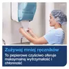 Czyściwo papierowe do dozownika uszczelnionego Tork 130007 Washstation W6 250 m, biała celuloza – przykład użytkowania