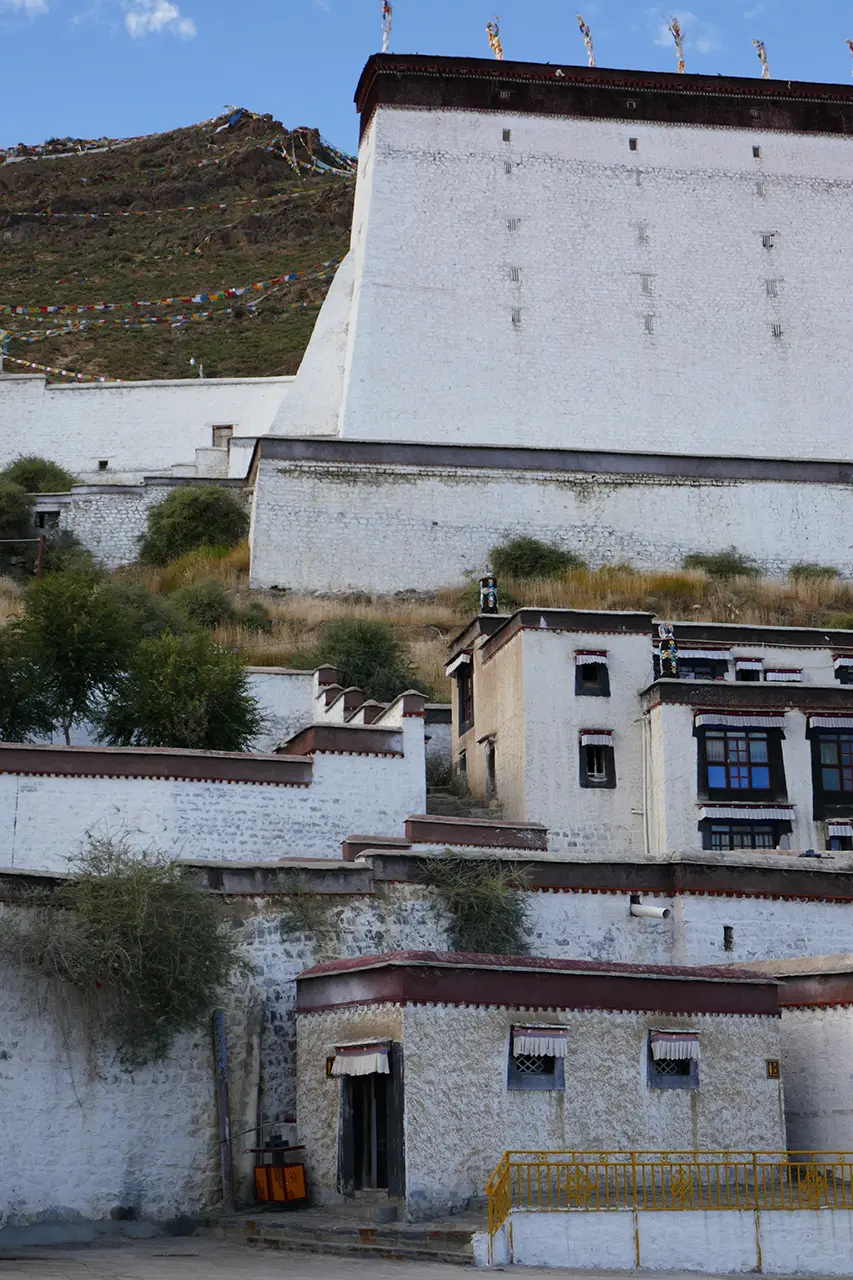 Klasztor tybetański - toaleta