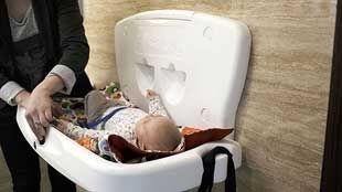 Jak zařídit místo přátelské rodičům s dítětem?