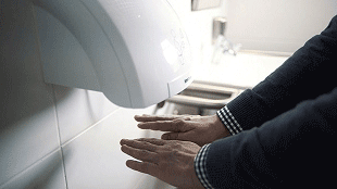 Suszarki do rąk czy ręczniki papierowe - porównaj koszty utrzymania WC