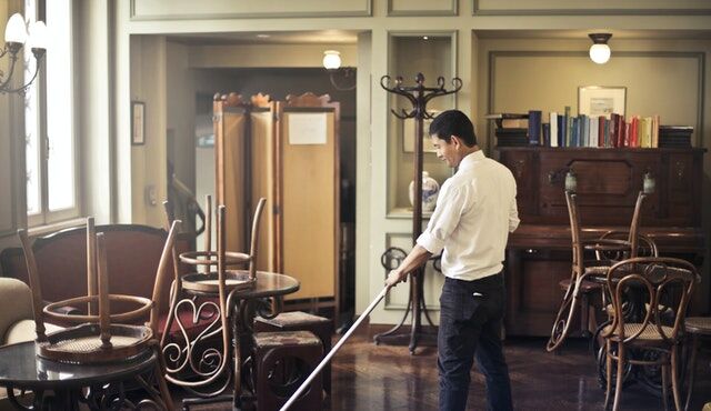 Geprüfte Reinigungsmittel für Büros und Hotels