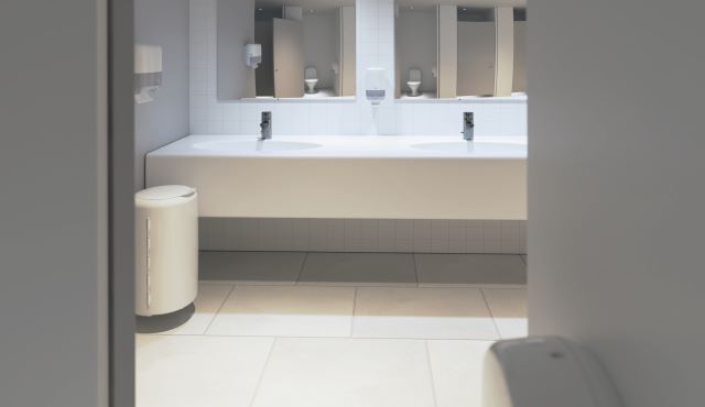 Ręczniki papierowe Tork - jak wybrać materiał eksploatacyjny do łazienki?