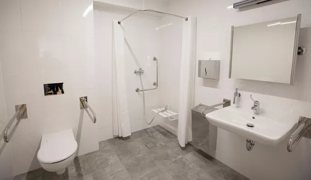 Jak navrhnout toaletu pro osoby s postižením? Rozměry, předpisy